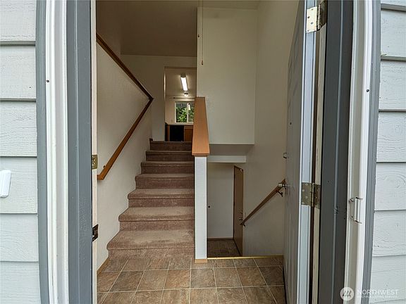 3rd image of 7537 NE Beachwood Avenue
