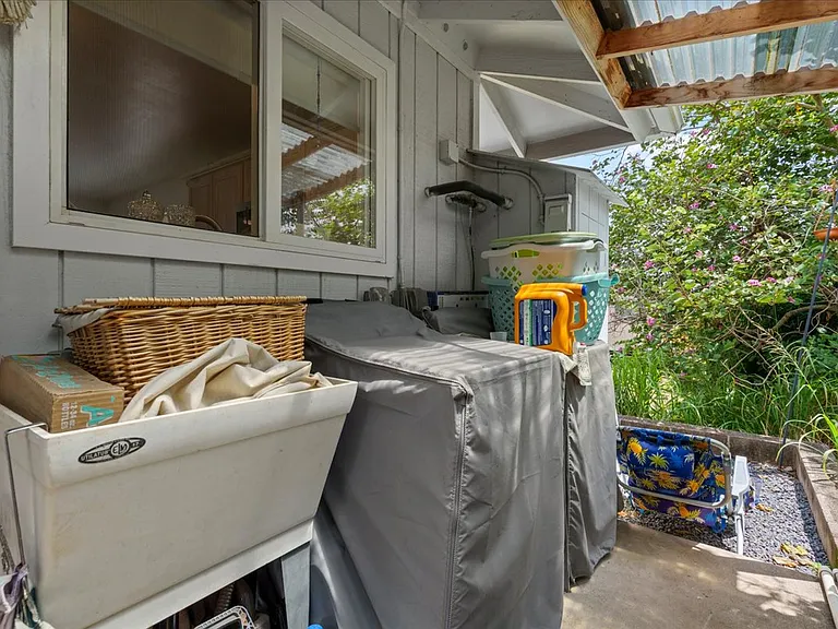 222 Hiolani St — Photo 16