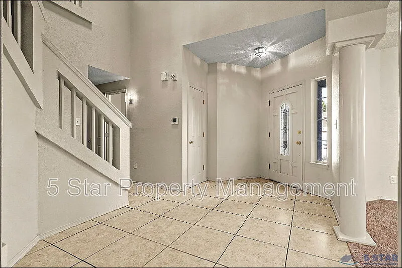 5 bed, 2.5 bath, 2648 sqft, $2,150 — Photo 4
