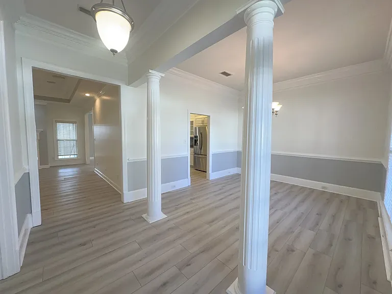 3650 Victoria Dr — Photo 7