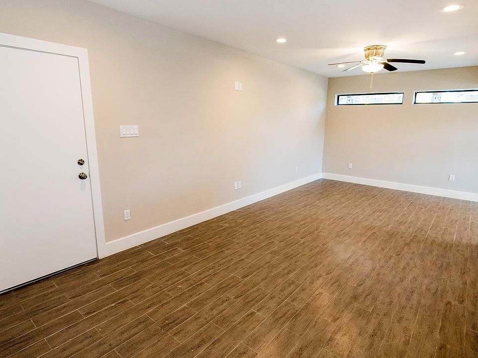 2nd image of 1301 Diez St #A
