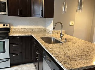 8018 Grandview Ct, Springfield, VA 22153