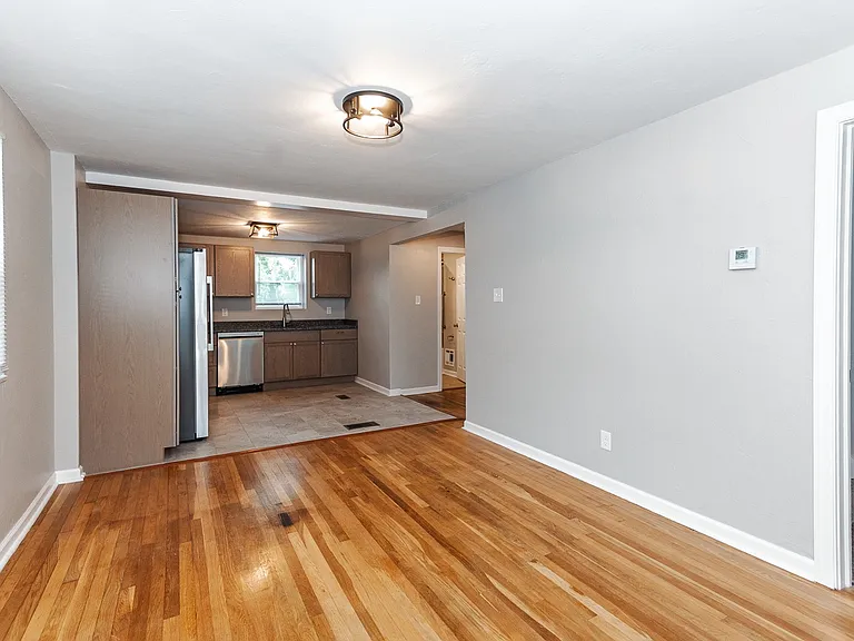 626 Ridgemont Dr — Photo 4