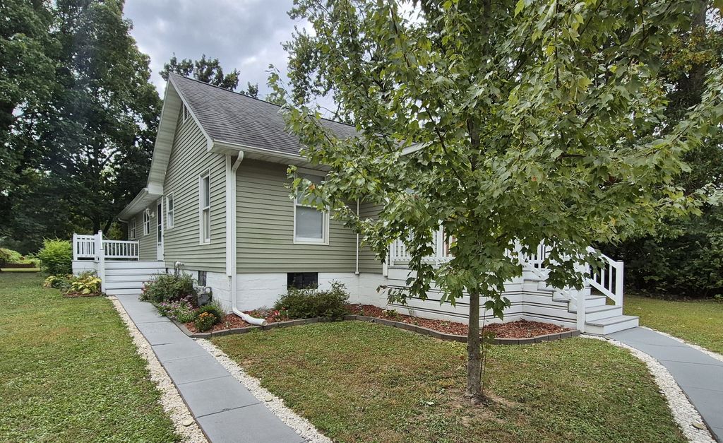 131 S Pershing Ave - Property Image