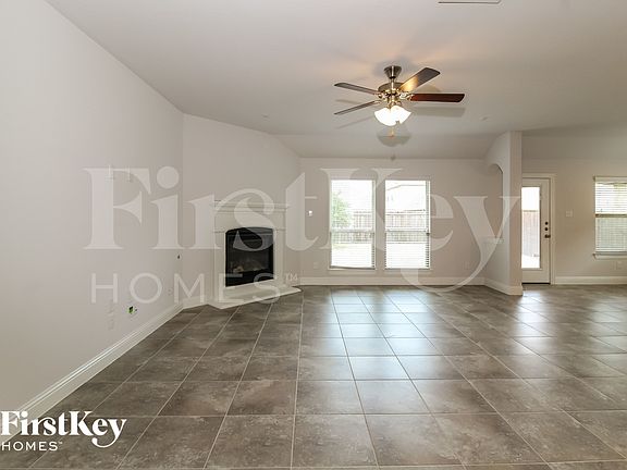 3rd image of 11005 Aledo Ln