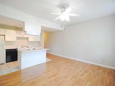 1st image of 1024 Allen Ave APT 2E