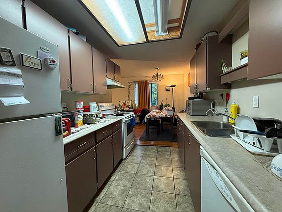 5th image of 9672 134th St #214