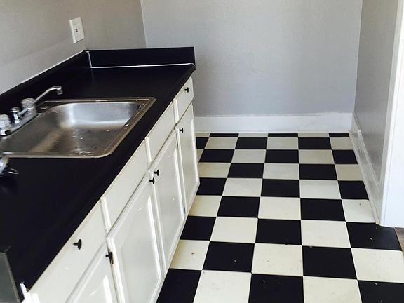 5th image of 328 S Columbia Ave #204