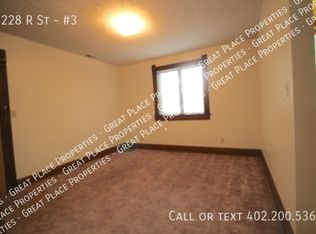 3228 R St APT 3, Lincoln, NE 68503