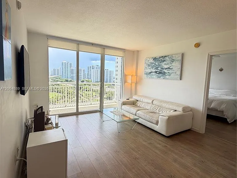 19501 W Country Club Dr #1215 — Photo 9