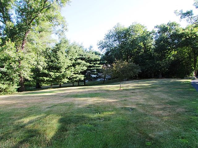 2nd image of 462 Walnut St
