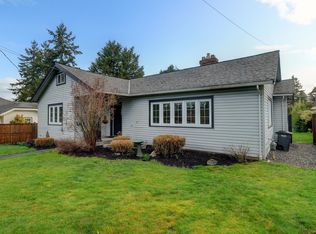 3919 Quadra St, Saanich, BC V8X 1J3