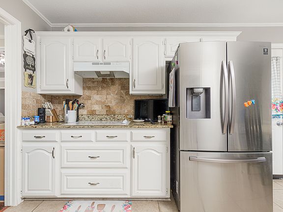 4th image of 105 N Winding Oaks Dr