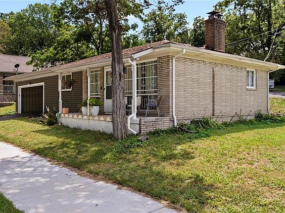 2nd image of 4900 Paseo Blvd
