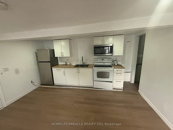 5th image of 595 N Dundas St #4