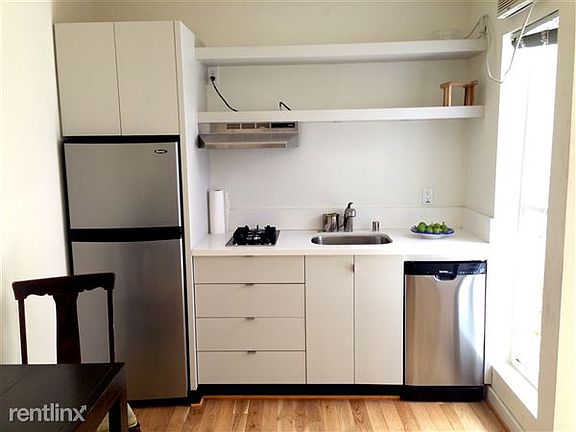 Apartment 2 kitchen close 2