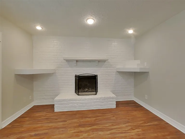 4238 Burkegate Dr — Photo 4