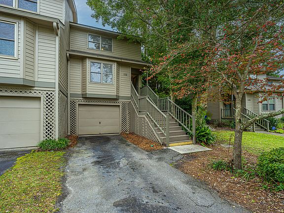 3rd image of 132 River Breeze Dr