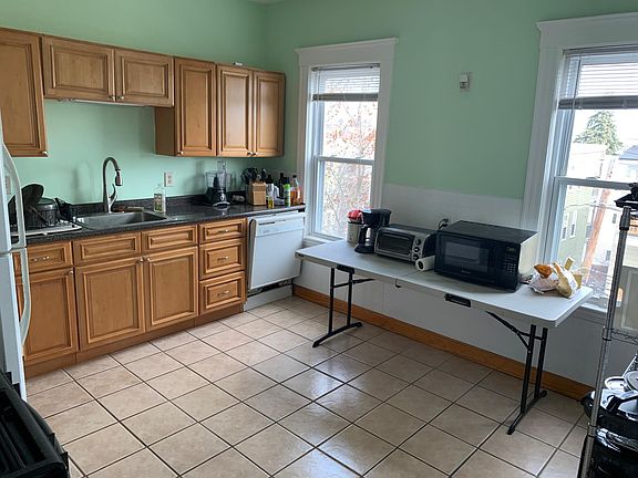 5th image of 78 Marion St #2