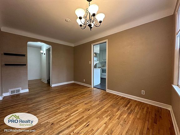 4th image of 701 Cottage Ave W