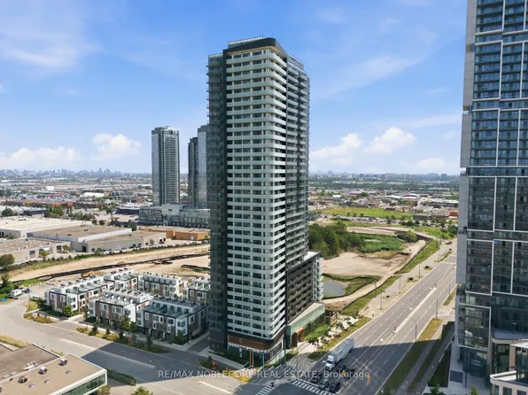 7895 Jane St #308, Vaughan, ON L4K 0K2