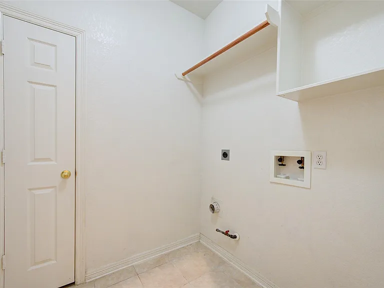 22514 Jutewood Ln — Photo 33