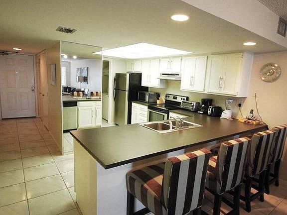 2nd image of 900 Padre Blvd #206