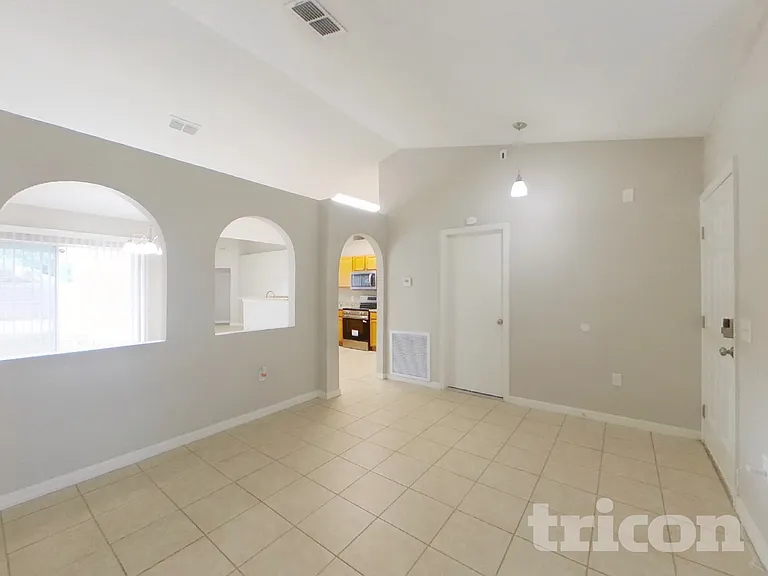 810 Ognon Ct — Photo 16