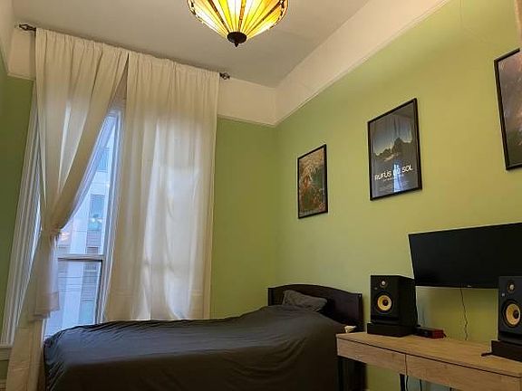 3rd image of 490 Fell St