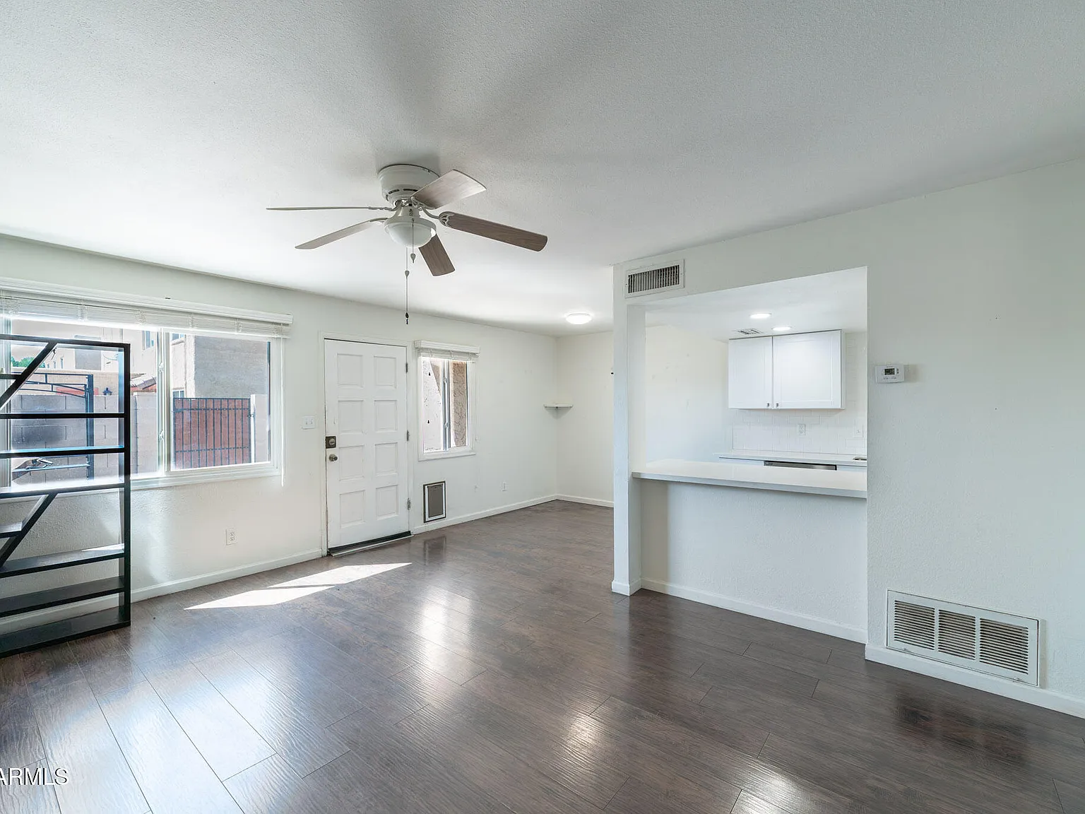 2 bed, 1.0 bath, 918 sqft, $1,400 — Photo 4