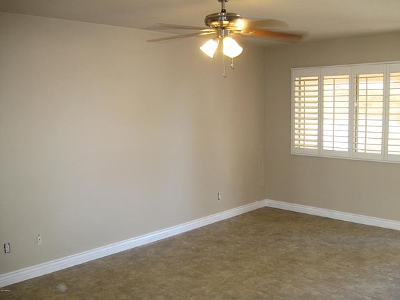 3rd image of 1120 W Runion Dr