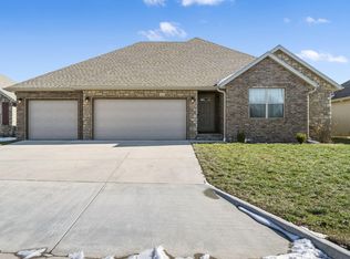 678 N Montego St, Nixa, MO 65714
