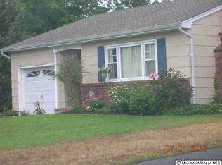 16 Pembroke Ln, Toms River, NJ 08757