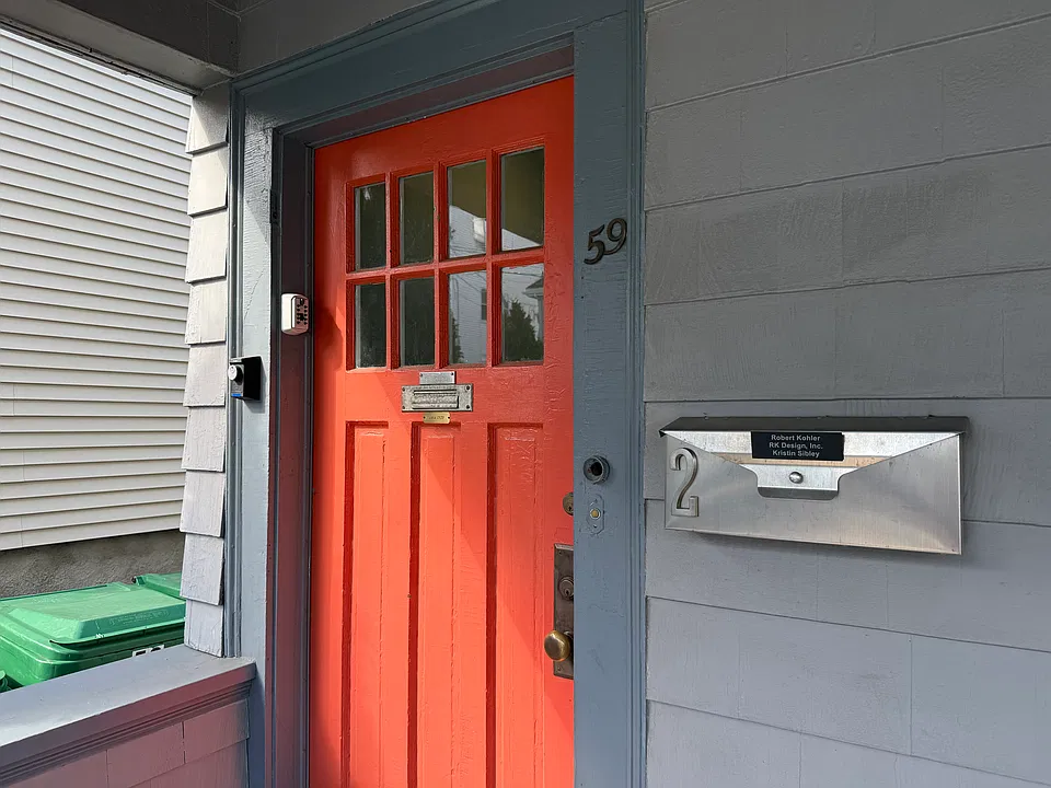59 Morton Ave #2