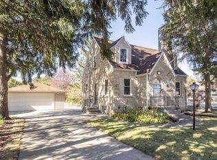 3135 S 112th St, West Allis, WI 53227