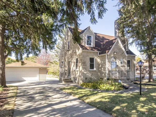 3135 South 112th STREET, West Allis, WI 53227