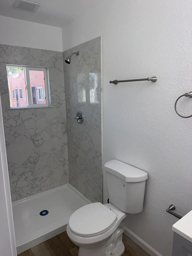 546-561 - 430 S Washington St — Photo 3