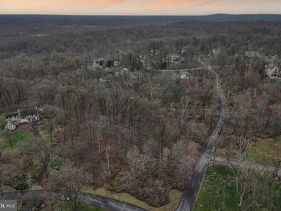 5th image of 21 Bogart Ct