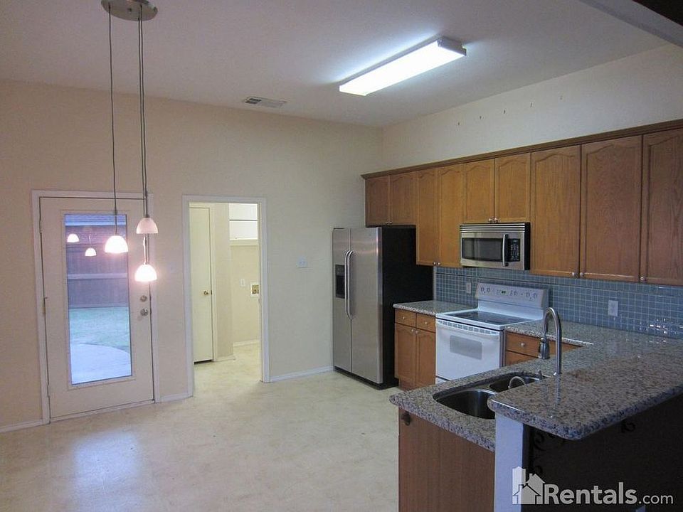 1st image of 169 Cottonwood Ln