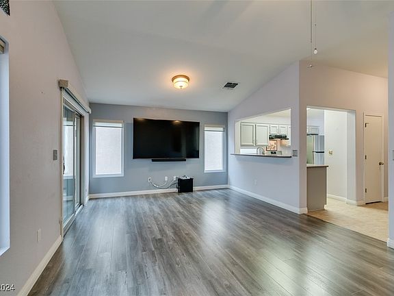 4th image of 488 Eagle Vista Dr