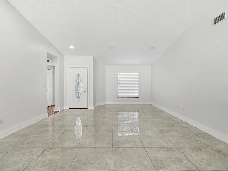 9507 Camden Hill Ct — Photo 3