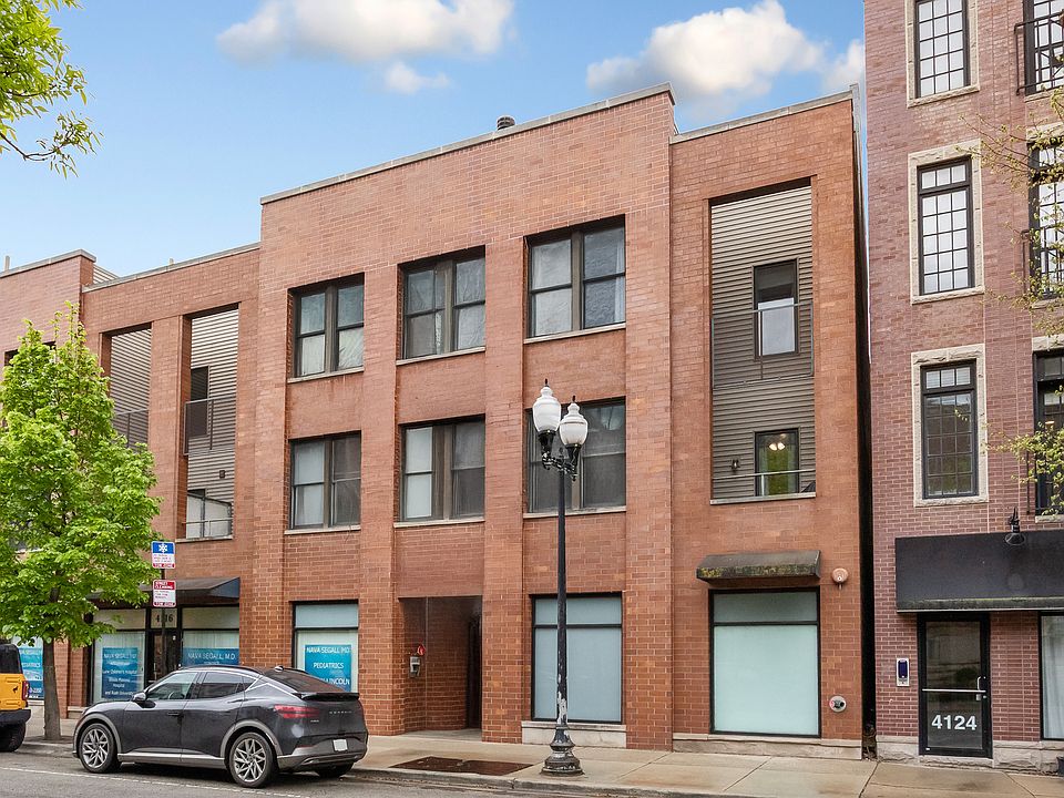1st image of 4118 N Lincoln Ave Unit 302