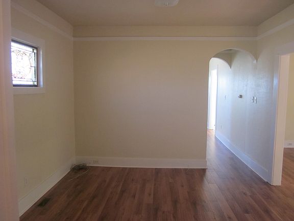 3rd image of 32 Madrid St