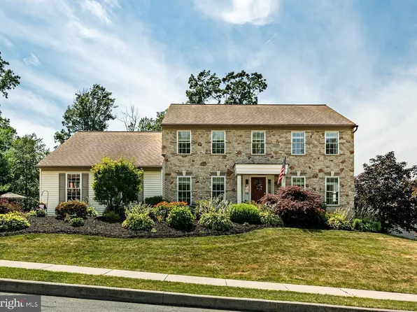 1 Kimball Ct, Morgantown, PA 19543