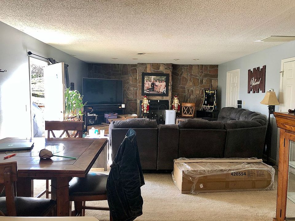 2nd image of 740 Stuffle St