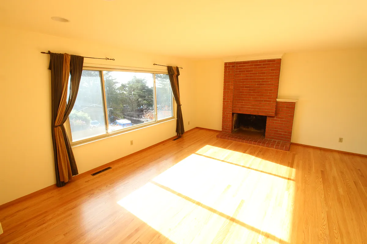Building Photo - 6615 Saroni Dr