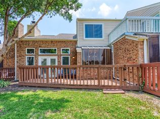 211 Cimarron Trl APT 6, Irving, TX 75063