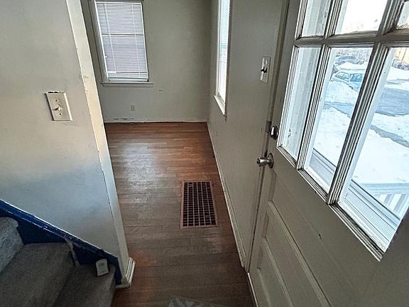 4th image of 883 Tioga St #885