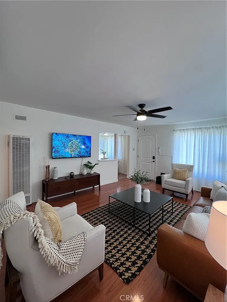 2 bed, 750 sqft, $7,000 — Photo 2