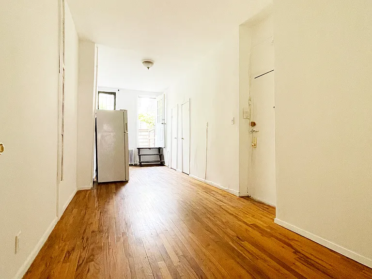 604 Manhattan Ave #1L — Photo 5